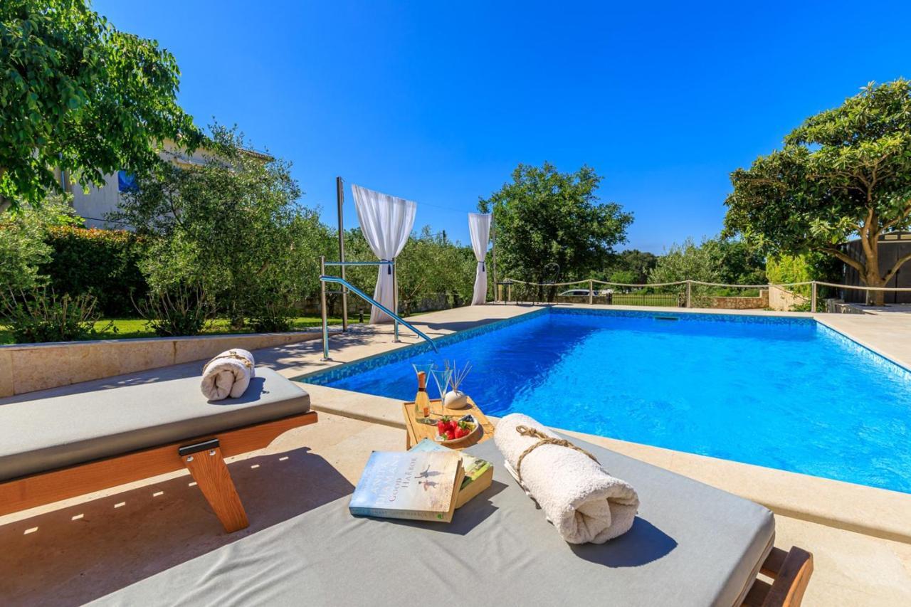 Villa Morena Пула Экстерьер фото